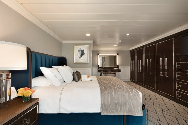 Oceania Nautica - Owners Suite 1.jpg