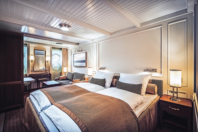 Deluxe Stateroom (Cat. D)