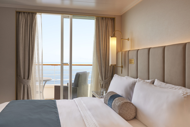 Sapphire Deluxe Suite