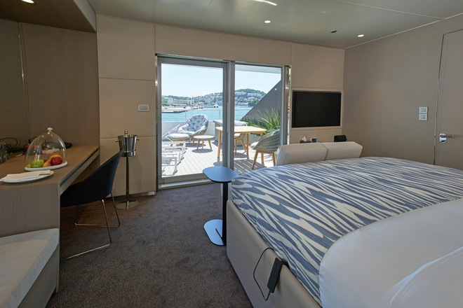 Yacht Suite