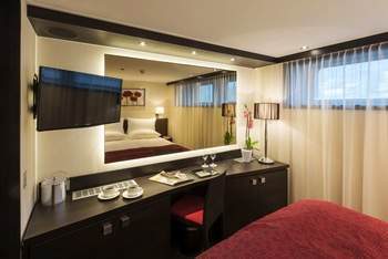 Avalon Deluxe Stateroom