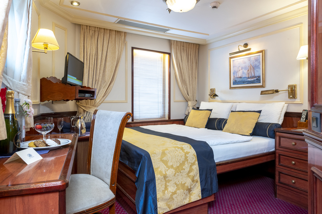 Category 1 - Deluxe Deck Cabins