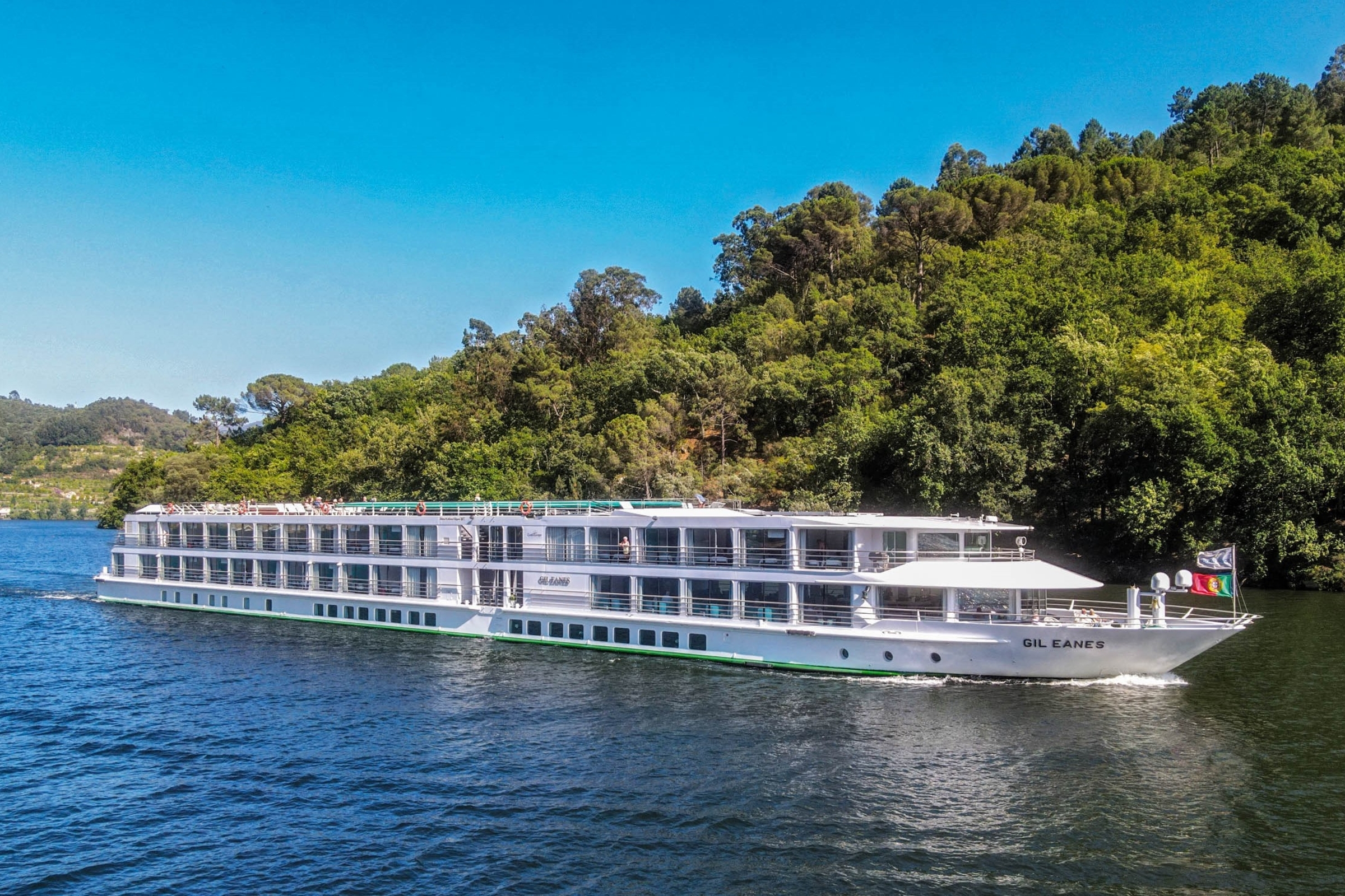 Lisbon, Porto and the Douro valley (Portugal) and Salamanca (Spain) (port-to-port cruise)