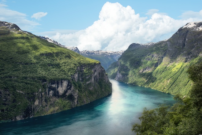 Grand Voyage: Northern Europe & the Arctic Circle