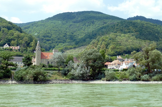 Danube Serenade: Vienna to Passau with Magnificent Melk Abbey