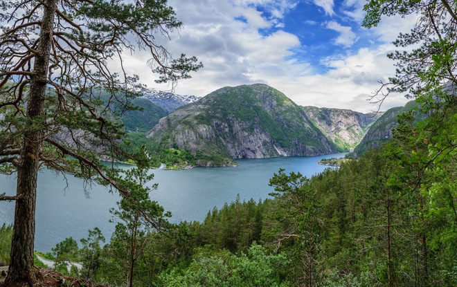 An Extended Journey of Fjords, Legends & Northern Lights