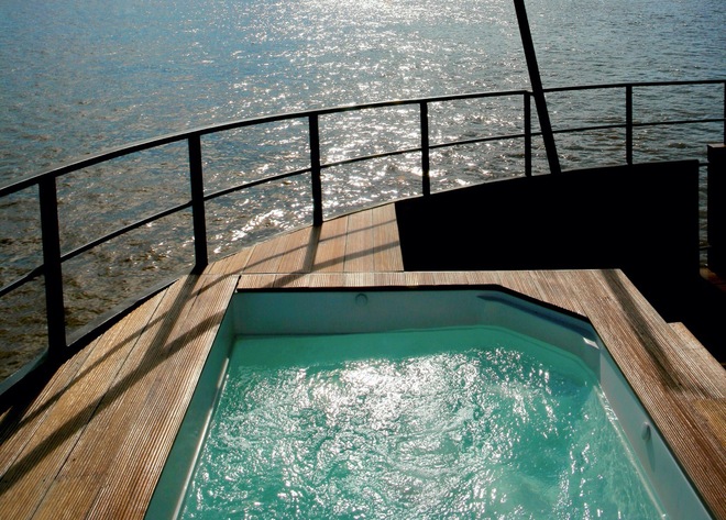 Jacuzzi