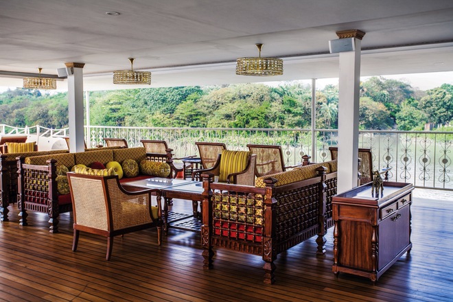 Outdoor Lounge