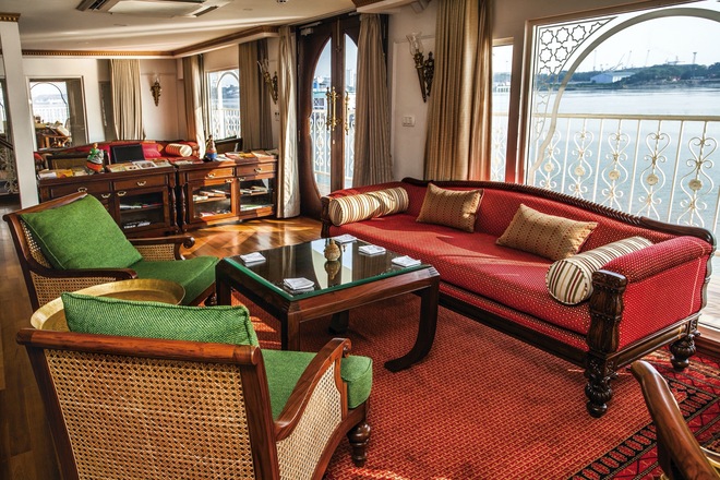 Governors Lounge 