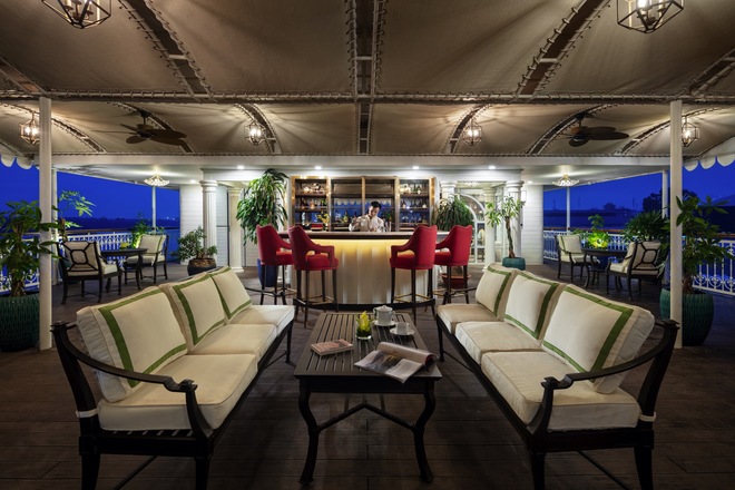 Outdoor Lounge