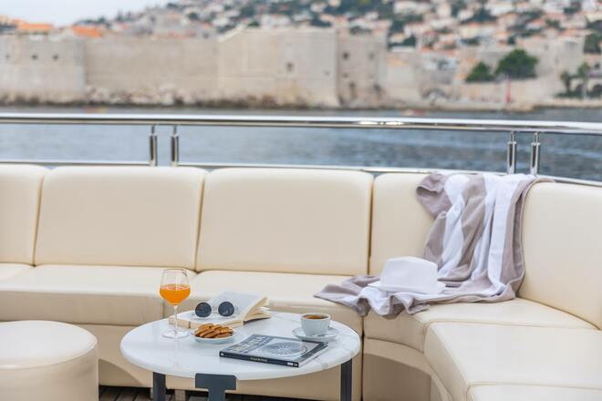 Outdoor Lounge