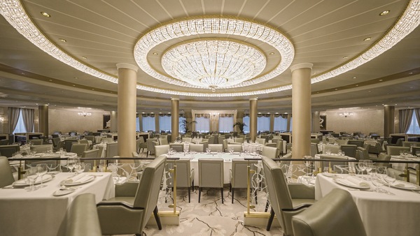 Oceania Cruises, O-Class, The Grand Dining Room, Chandelier 2.jpg