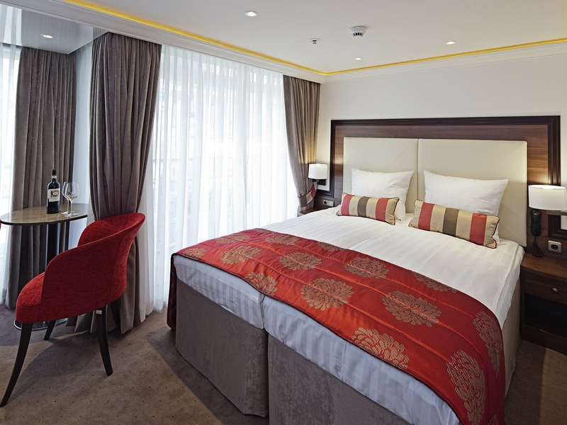 Deluxe Suite