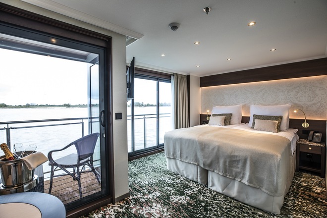 Deluxe Balcony Suites - Diamond Deck