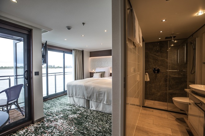 Deluxe Balcony Suites - Diamond Deck