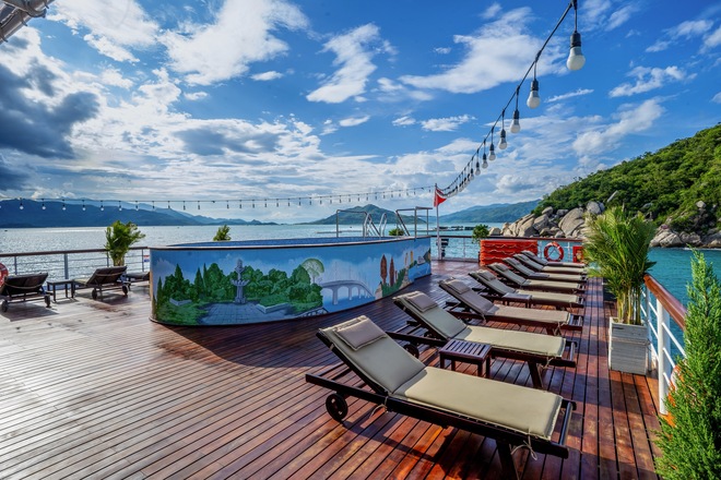 Sun Deck 