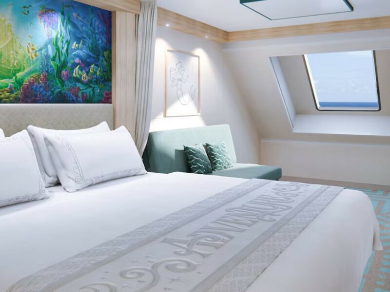 Deluxe Oceanview Stateroom