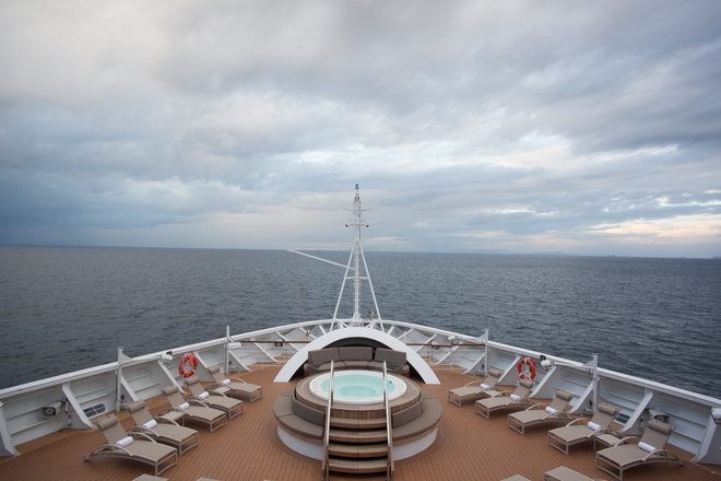 Bow Whirlpool