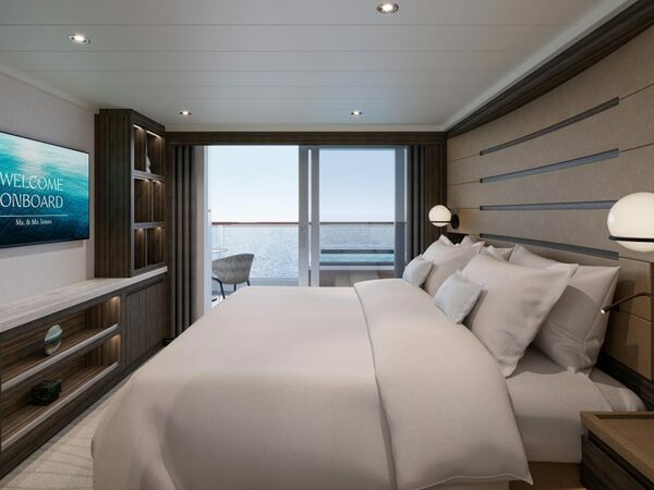 Explora Journeys EXPLORA III Cove Residence with Whirlpool Bedroom.jpg