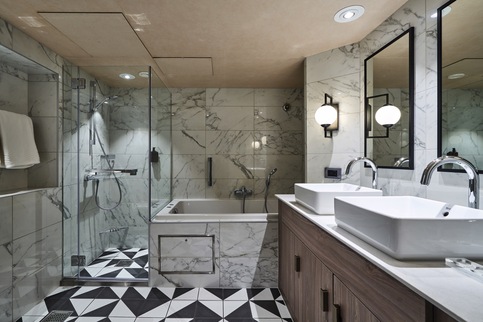 Marella Discovery, Executive Suite Bathroom.jpeg