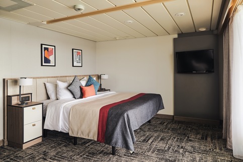 Marella Discovery, Grand Suite 1.jpeg