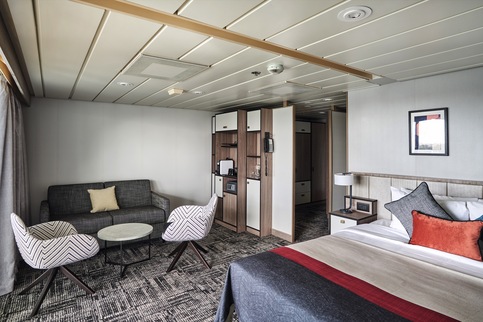 Marella Discovery, Grand Suite 2.jpeg