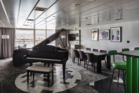 Marella Discovery, Royal Suite 1.jpeg