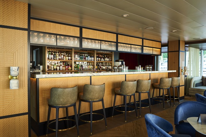 Compass Rose Bar