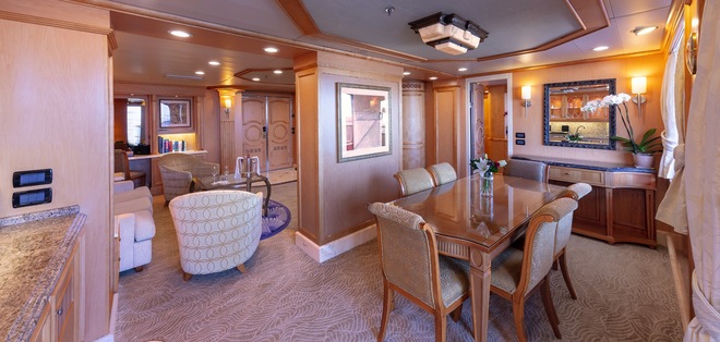 Queens Grill Master Suite