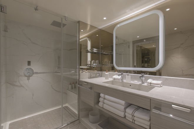 Deluxe Veranda Suite