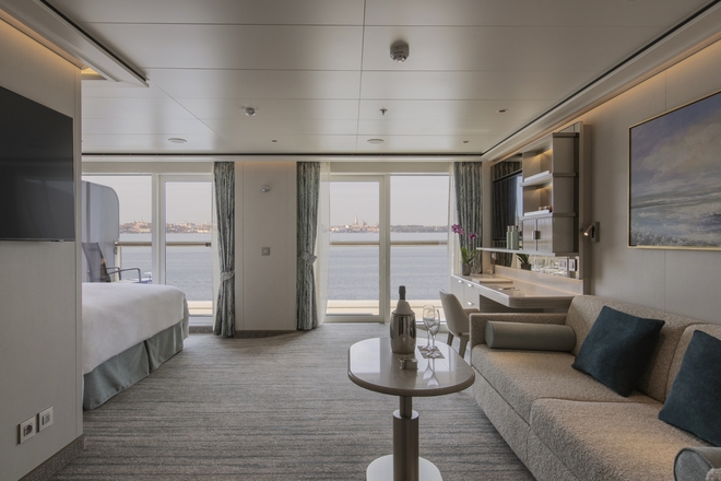 Deluxe Veranda Suite