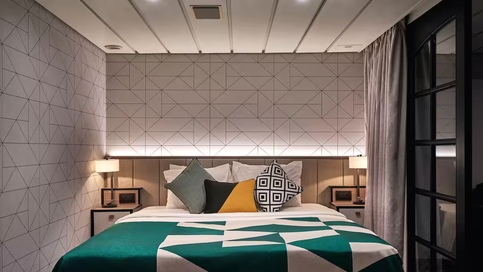 Marella Cruises, Marella Discovery Executive Suite Bedroom.jpg