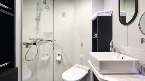 Marella Cruises, Marella Discovery Junior Suite Bathroom.jpg