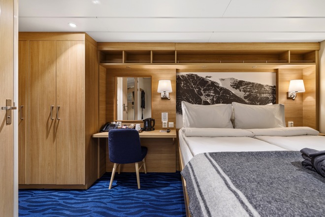 Polar Inside | Inside Cabin