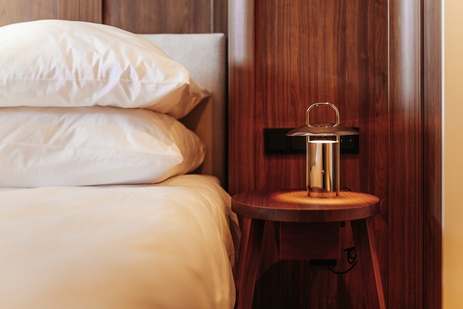 Twin Window Suites