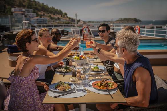 Pool Bar and Grill ©Swan Hellenic 0.JPEG