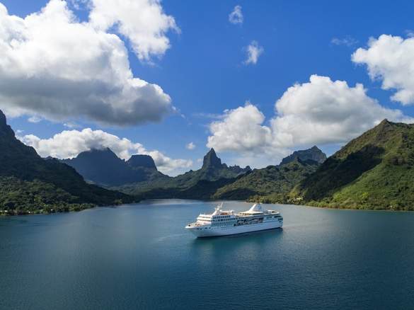 Paul Gauguin French Polynesia Exterior ©Paul Gauguin PONANT Tim McKenna.jpg