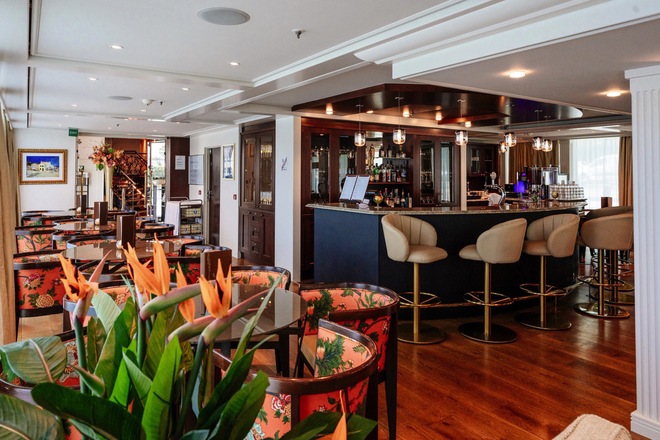 The Lark Lounge & Bar