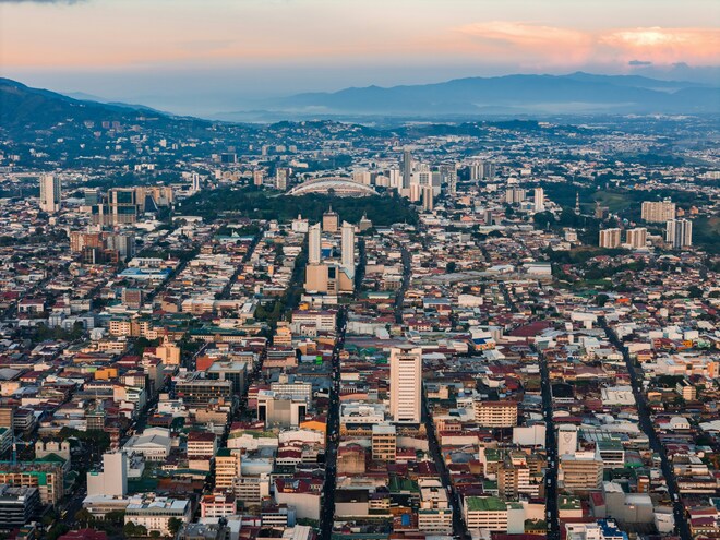 Monteverde Cloud Forest & Arenal Volcano Cruise Tour