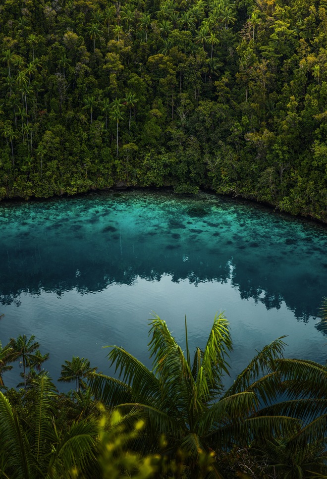 Jewels of Raja Ampat, Papua New Guinea & Cairns - Cruise & Land Journey