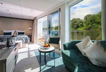 Suite with Walk-Out Exterior Balcony