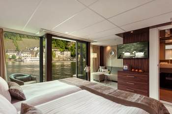 Suite with Walk-Out Exterior Balcony