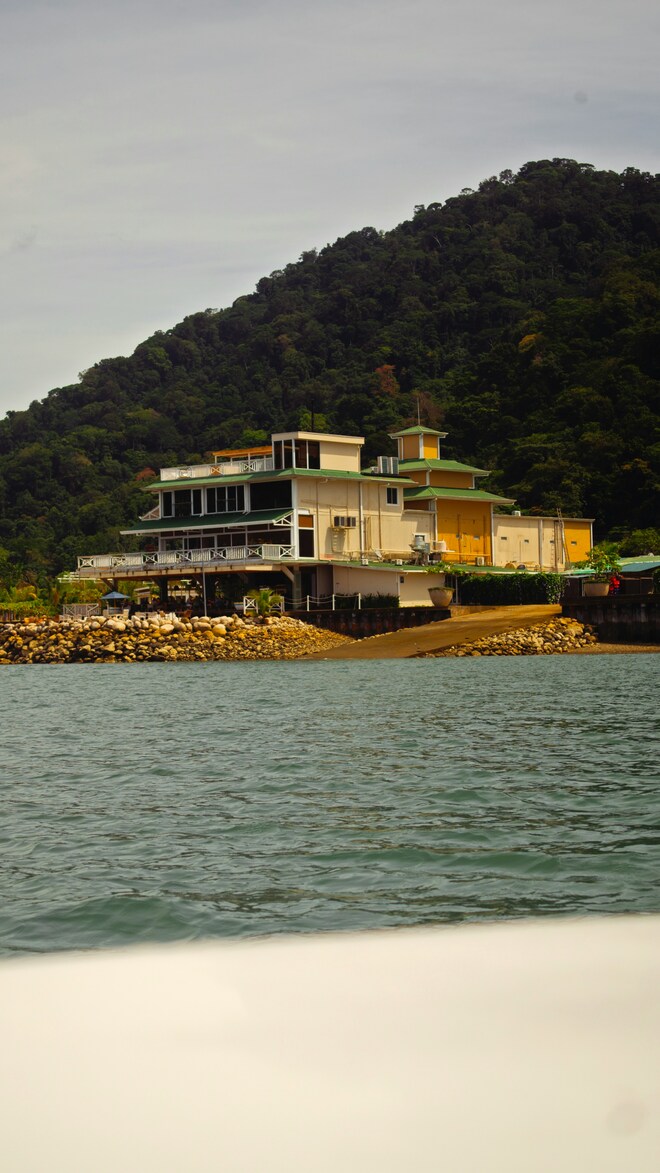 Central America Jewels & Panama Canal