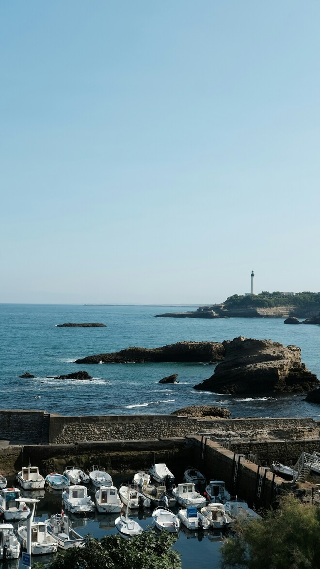 Bordeaux, the Dordogne & Biarritz