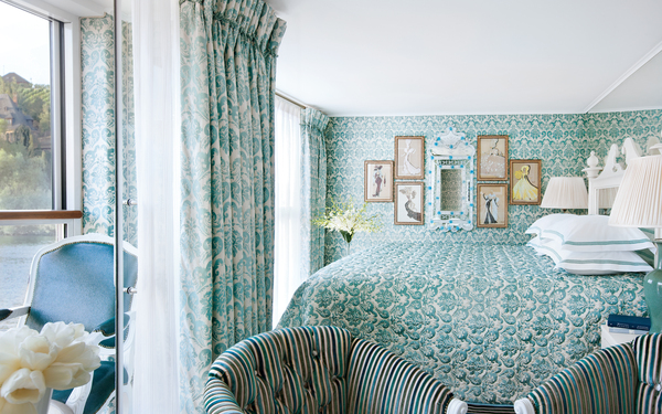 UNIWORLD Boutique River Cruises River S.S. Antoinette Suite 2.jpg