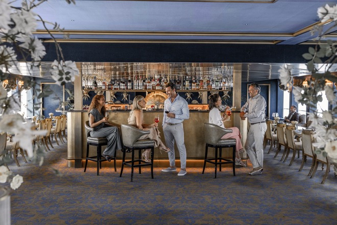 Hari's Bar & Lounge
