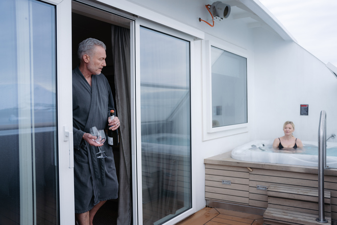 Expedition Suite | Corner suite with balcony