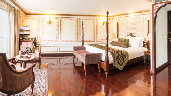 APT Guided Tours & River Cruises Ganges Voyager Maharaja Suite ©PATIC.jpg