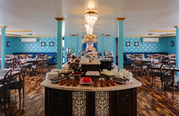 APT Guided Tours & River Cruises APT Ganges Voyager Restaurant 1 ©APT Guided Tours & River Cruises.jpg