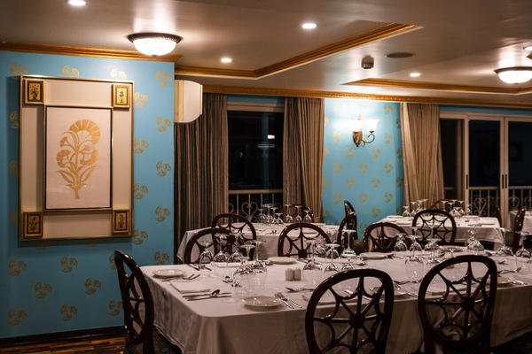 APT Guided Tours & River Cruises APT Ganges Voyager Restaurant 2 ©APT Guided Tours & River Cruises.jpg